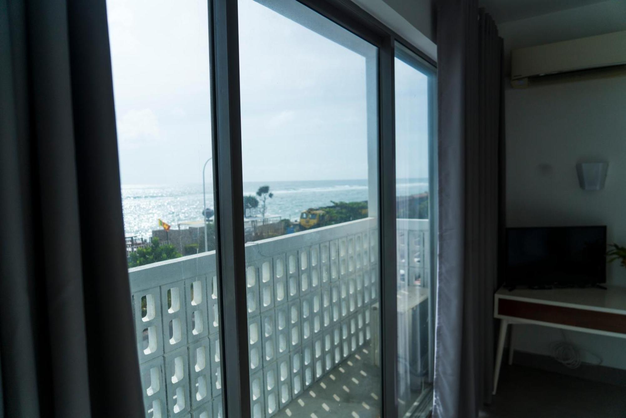 Four Petals Inn Colombo Exterior foto